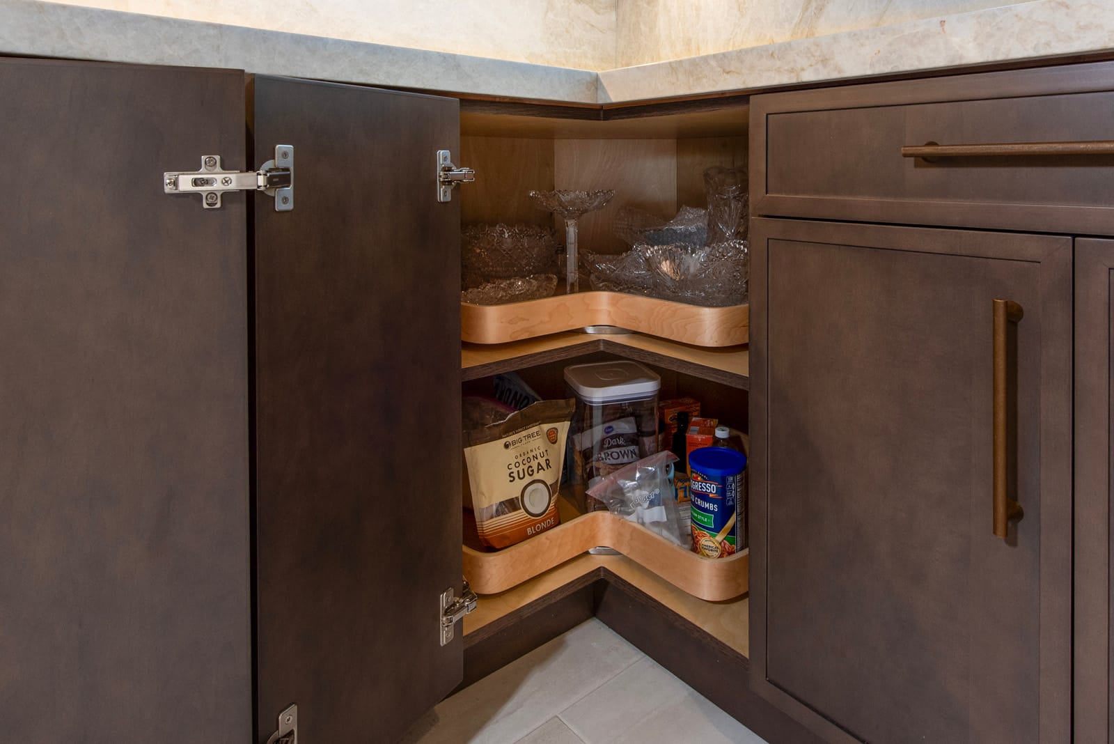 Corner lazy Susan
